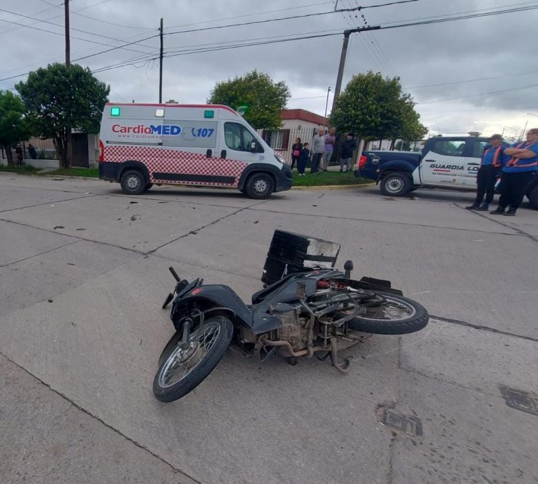 Un motociclista hospitalizado a causa de las heridas que le provocó el choque con un auto  