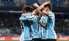 Racing abre su sueño de final en Brasil