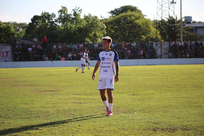 Atenas frenó al Milrayitas