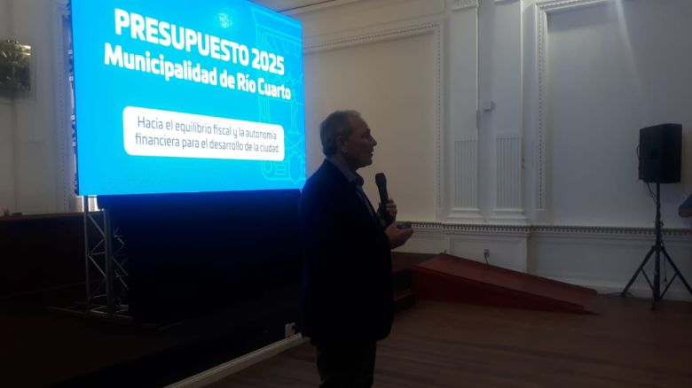 De Rivas presentó el presupuesto 2025 con la eliminación de 88 tasas y la baja de impuestos para contribuyentes cumplidores