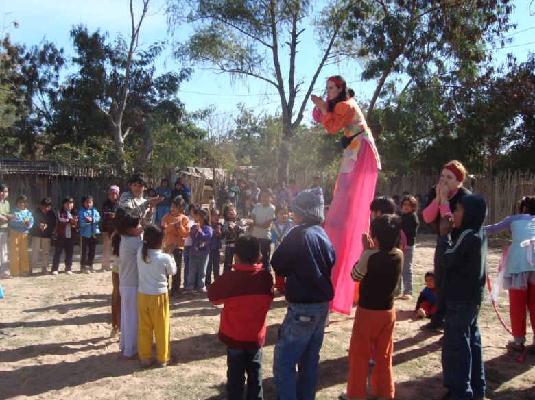 La maestra que creó una ONG para esperanzar a sus alumnos y también ayuda a una comunidad wichi