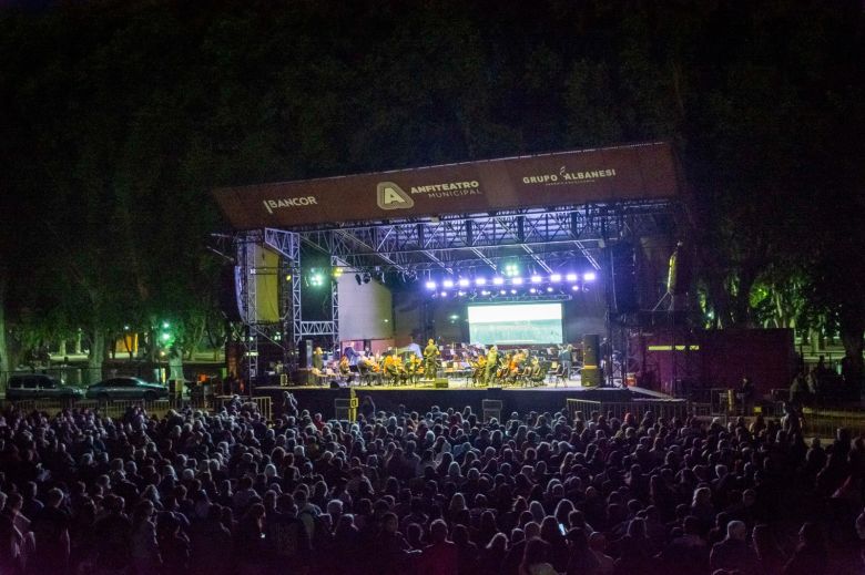 Miles de riocuartenses celebraron los 238 años de la ciudad